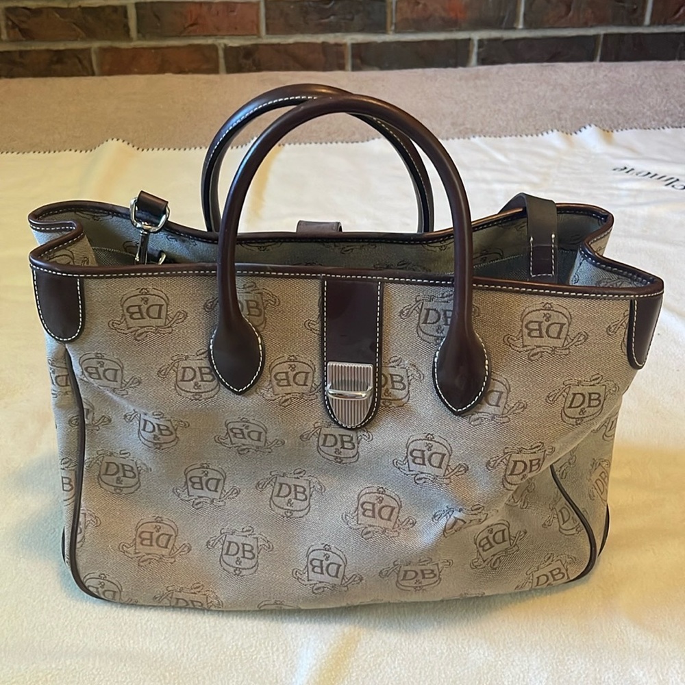 AUTHENTIC Dooney & Bourke Donegal Crest Satchel Tote